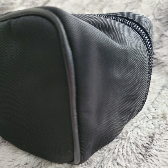 GUCCI mini nylon bucket bag - Picture 6 of 11